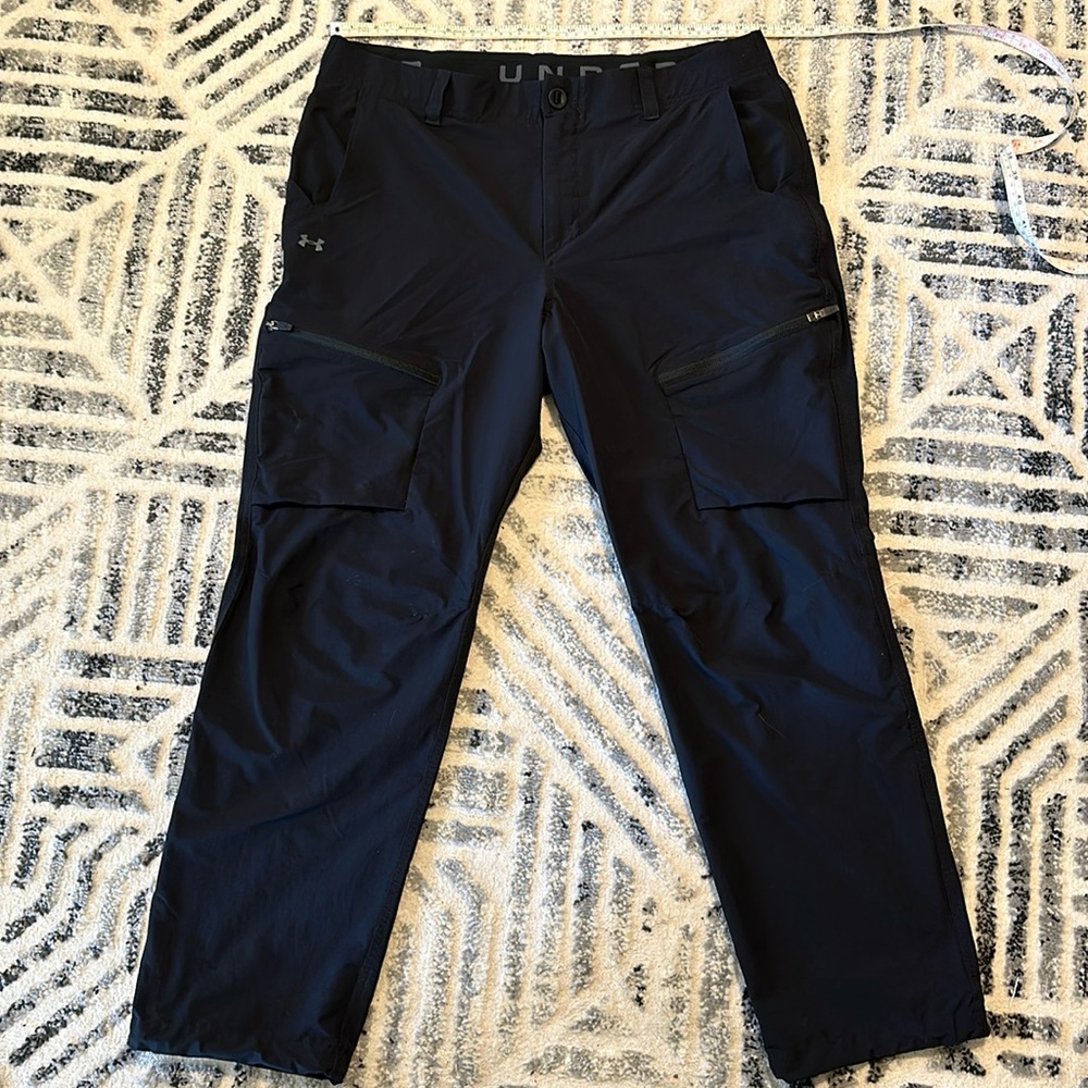Under Armour Loose Hiking / Active Pants Mens 38x30